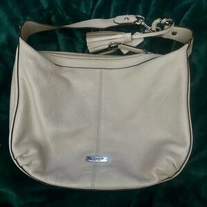 Coach Avery Hobo Shoulder Leather Bag F23960 "Pearl"